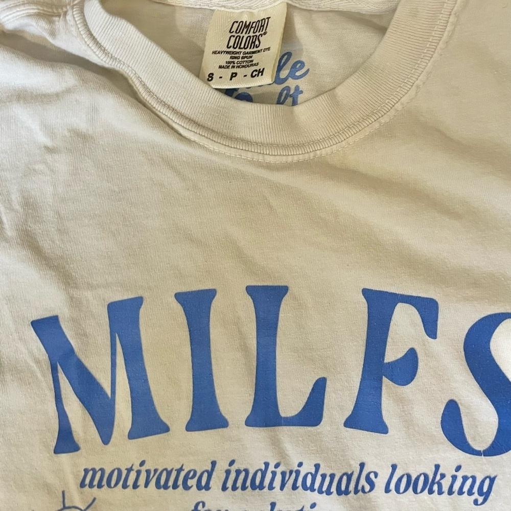Comfort ColorsTee Milfs Therapy Motivated Individuals Looking for Solutions - Picture 2 of 3